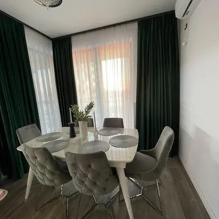 Inchiriez Apartament 康斯坦察